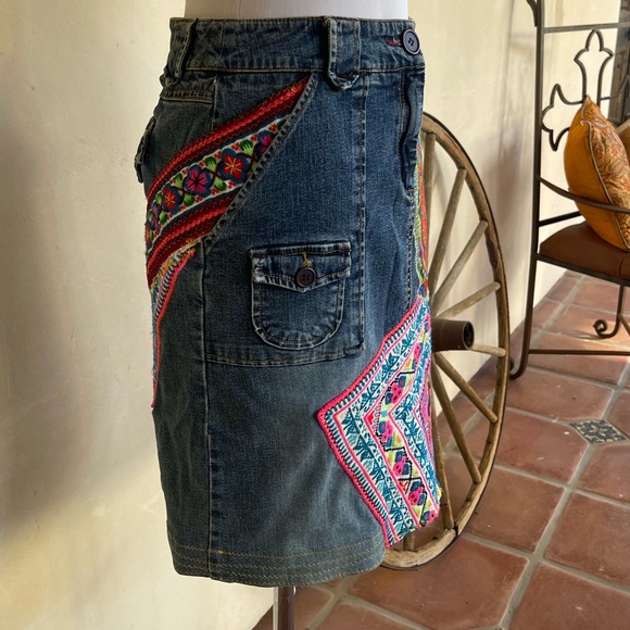 LOUIE OOAK Western Denim Skirt Vtg Rare Mexican Hand Embroidered Embellishment 2 - Picture 5 of 13